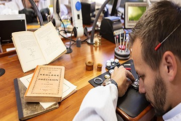 成都劳力士腕表不动了